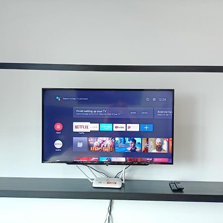 C1113 Almas Suites Galaxy Space Netflix By Stay Nusajaya  Kültér fotó