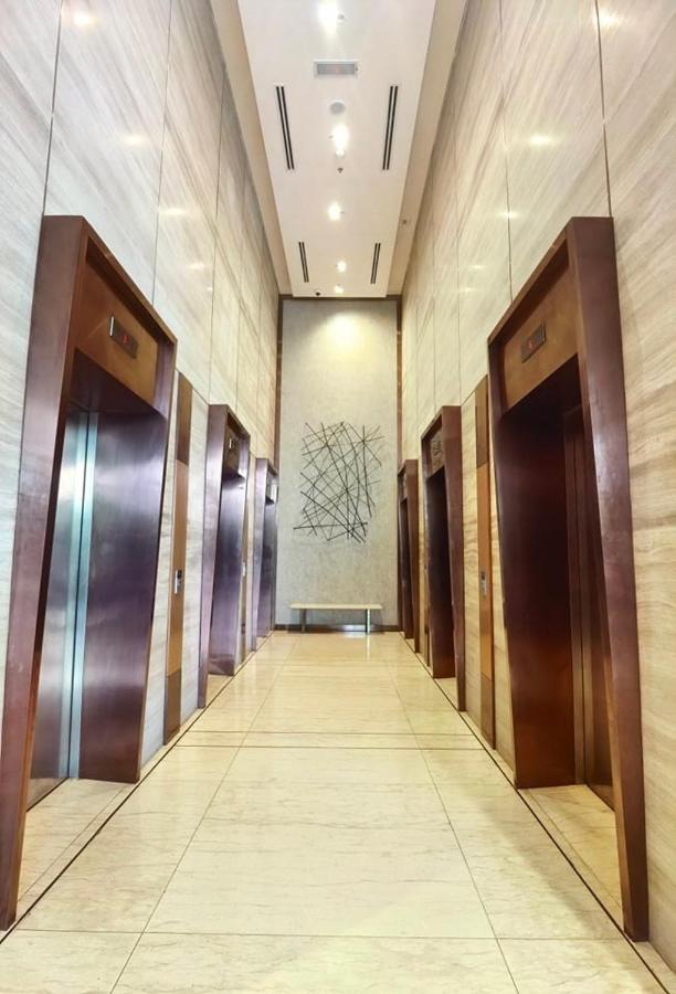 C1113 Almas Suites Galaxy Space Netflix By Stay Nusajaya  Kültér fotó