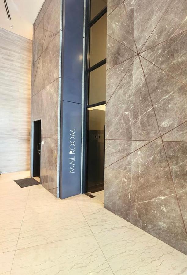 C1113 Almas Suites Galaxy Space Netflix By Stay Nusajaya  Kültér fotó