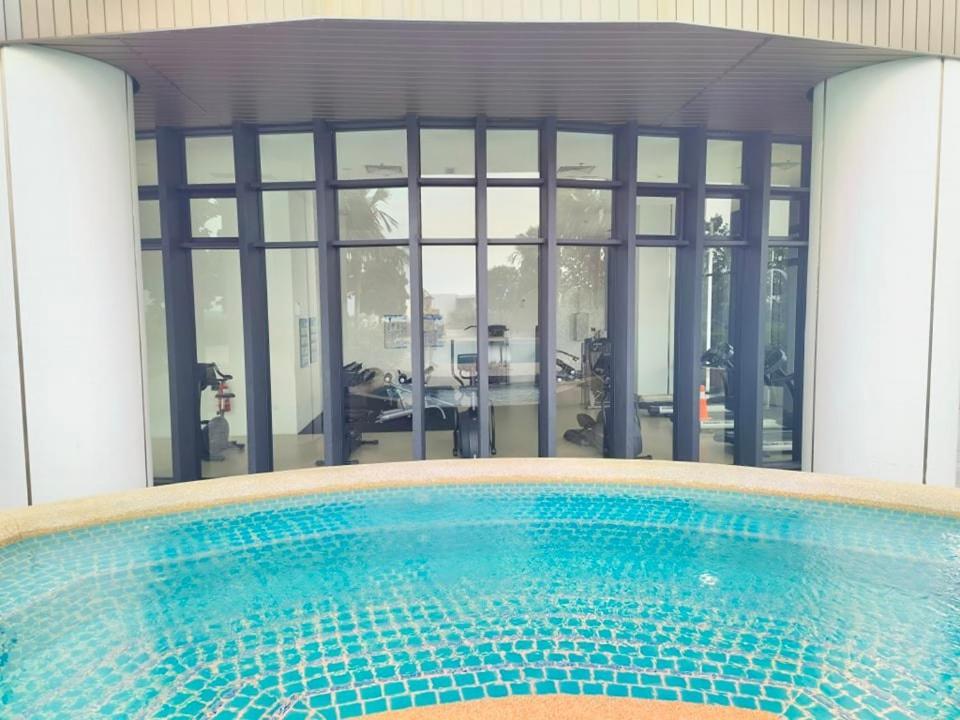 C1113 Almas Suites Galaxy Space Netflix By Stay Nusajaya  Kültér fotó